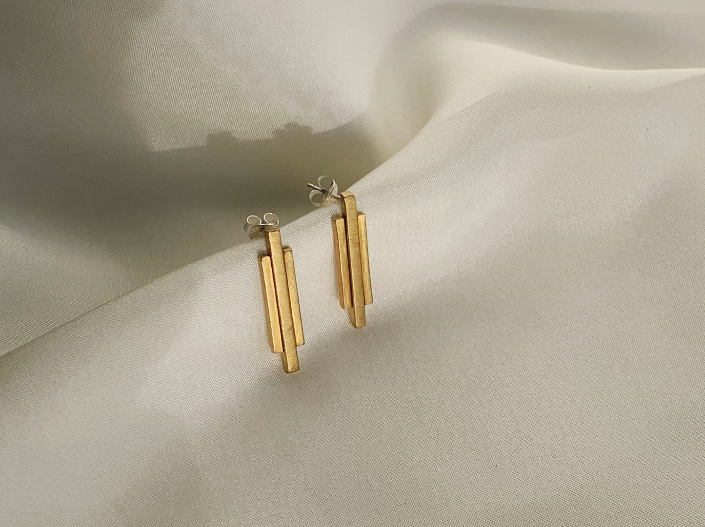 Daedal Nouveau Studs