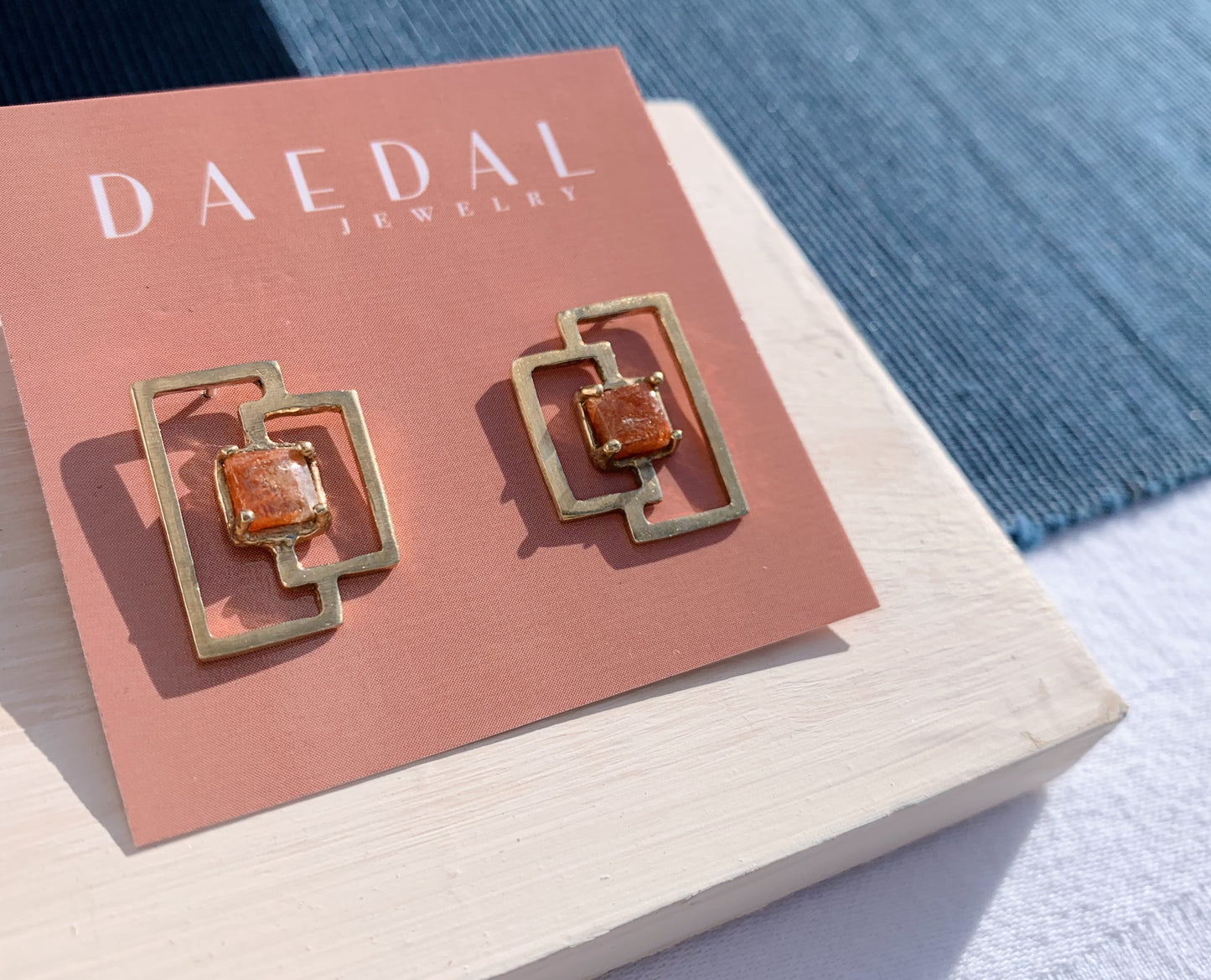 Daedal Moderne Studs